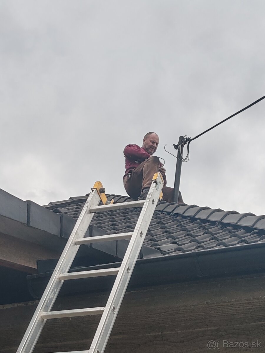 Miroslav Iglódi na streche