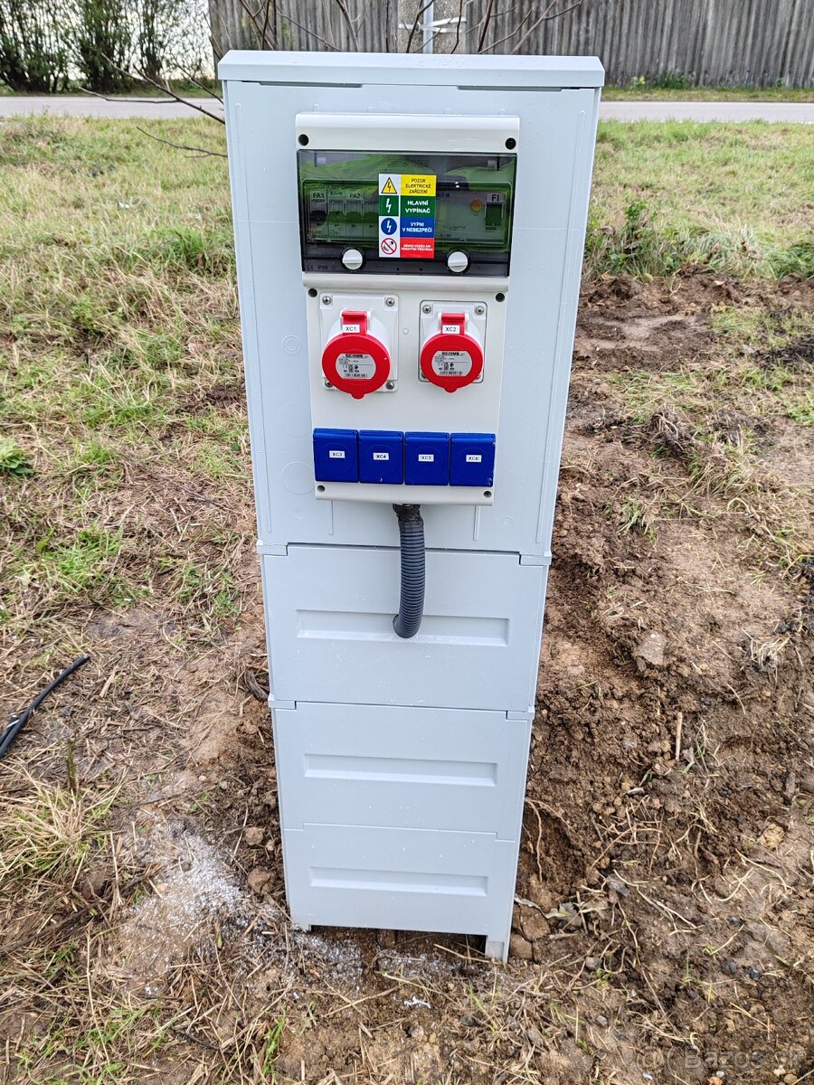 Stavebný rozvádzač s CEE zásuvkami